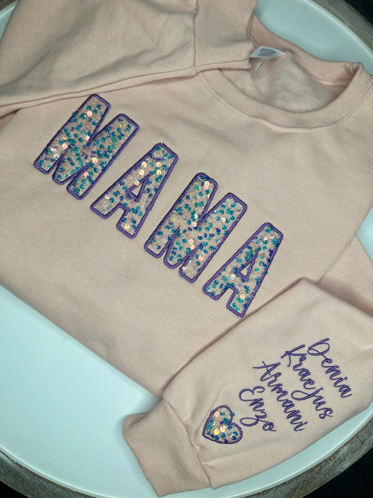 Sequins Appliqué “Mama” embroidered crewneck sweatshirt.